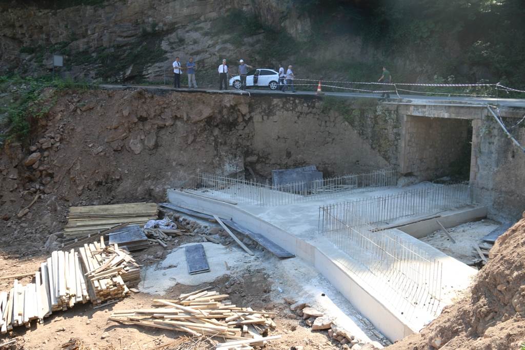 Köy Yollarında İnceleme