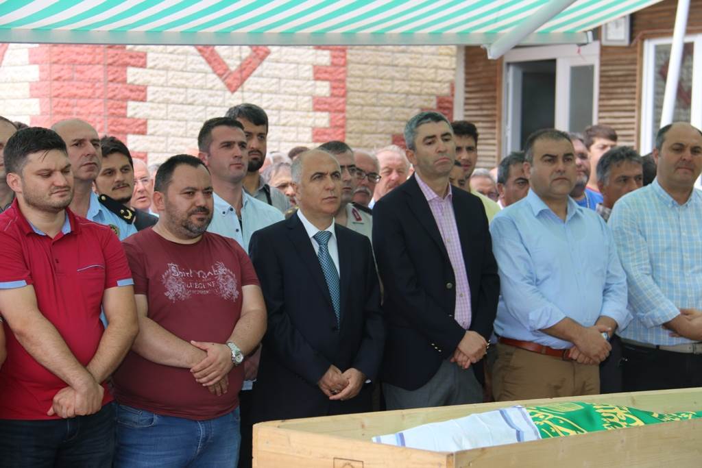  Vali Karahan Görele’de Cenazeye Katıldı