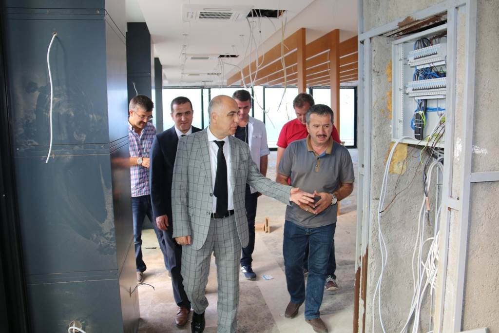 Vali Karahan, Piraziz’de Hotel İnşaatını İnceledi