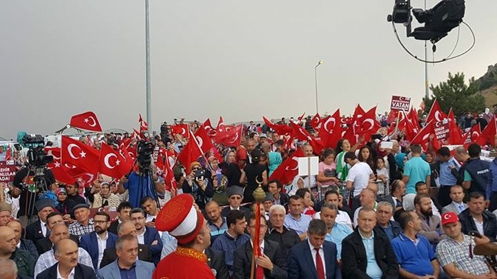 Şehitlikten Dünyaya Anlamlı Mesaj 