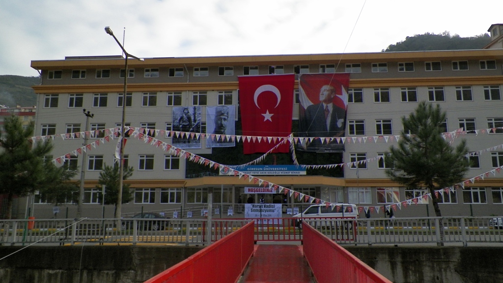 Bizde Atalarımız Gibi Şerefimizle ölmeye hazırız 