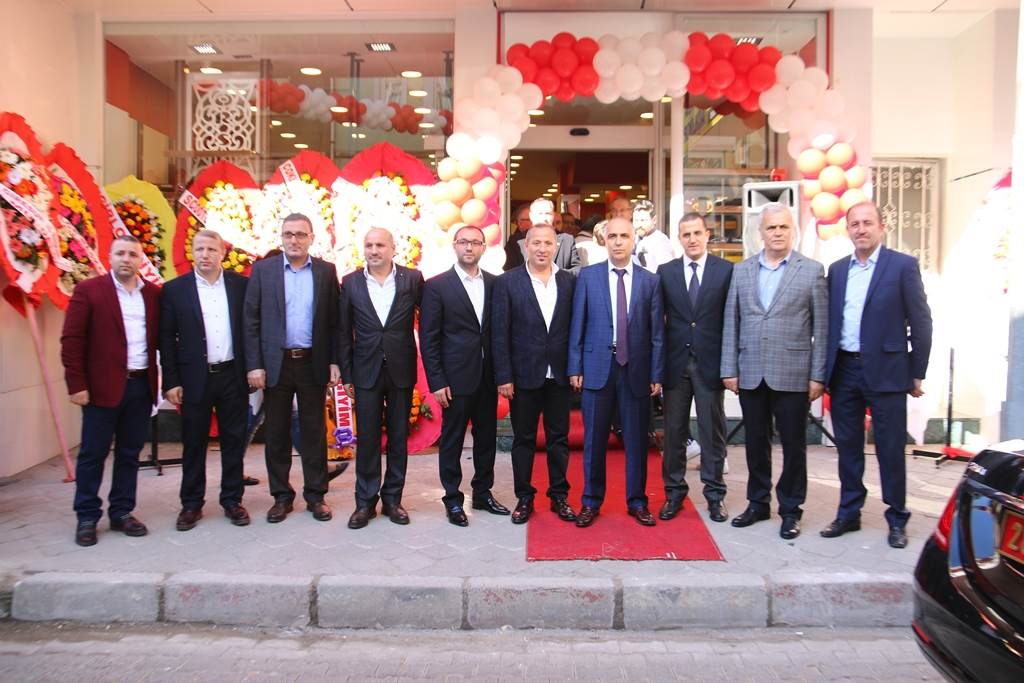 Vali Karahan Bulancak’ta Mağaza Açılışına Katıldı