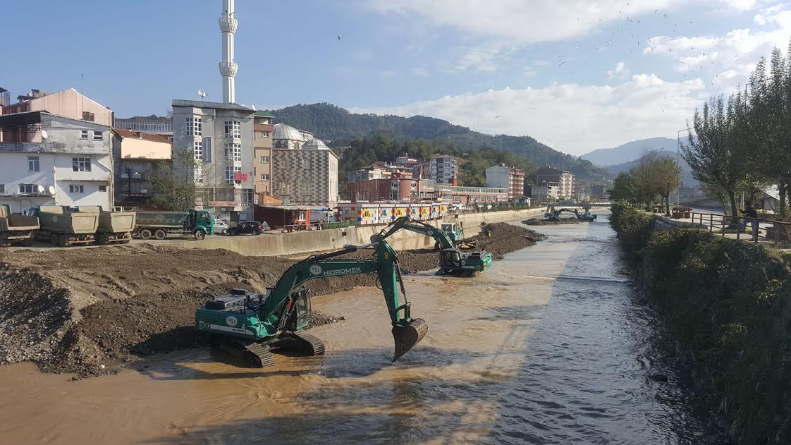 Karadeniz’in Taşkın Riskini Azaltmak İçin Seferber Oldu