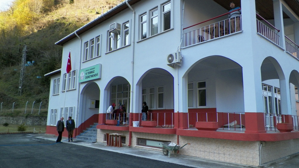 Belediye Başkan Vekilinden 15 Temmuz Öğretmenevine Ziyaret 