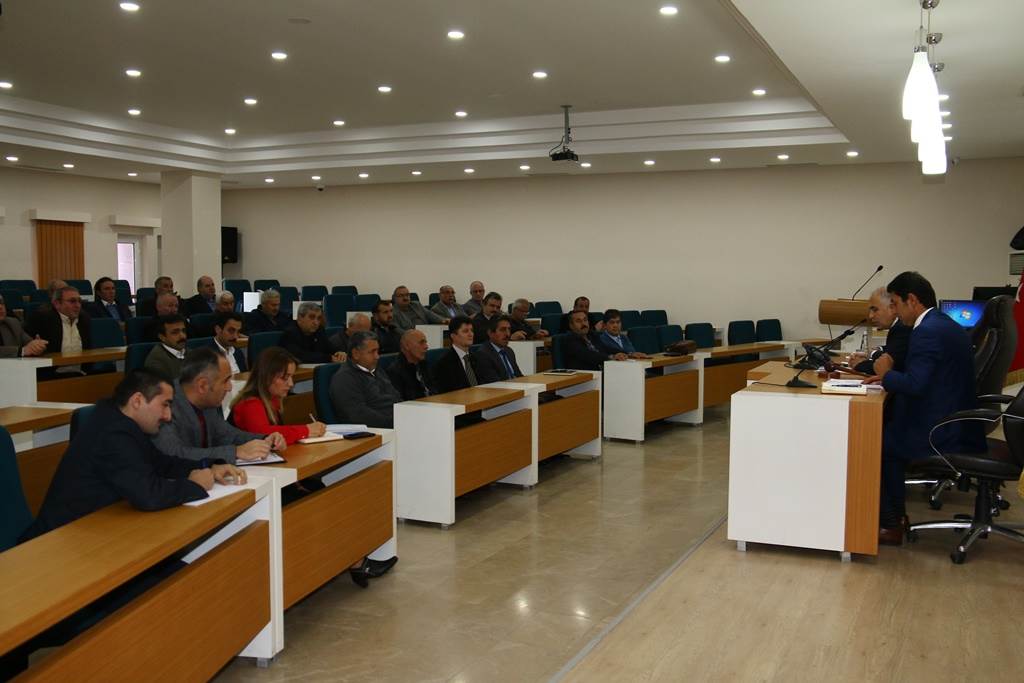 Mahalle muhtarlarıyla ilk toplantı gerçekleştirildi.