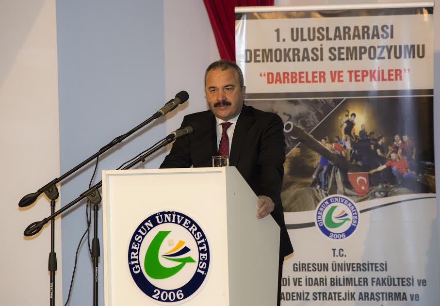 1. Uluslararası Demokrasi Sempozyumu