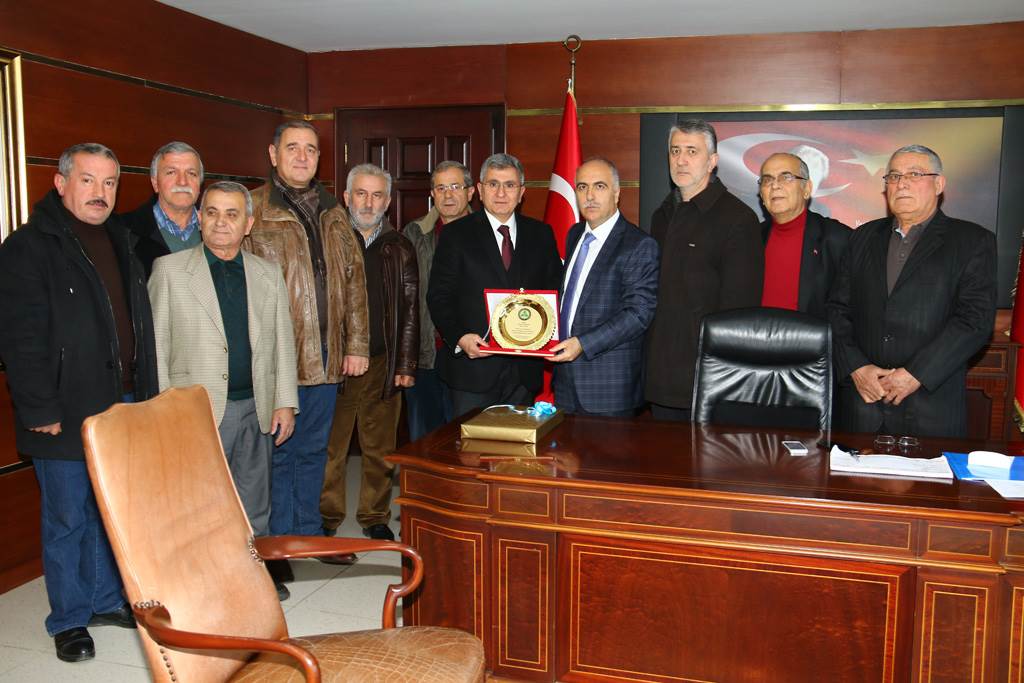 Sanayi Sitesi Esnafından Vali Karahan’a Plaket