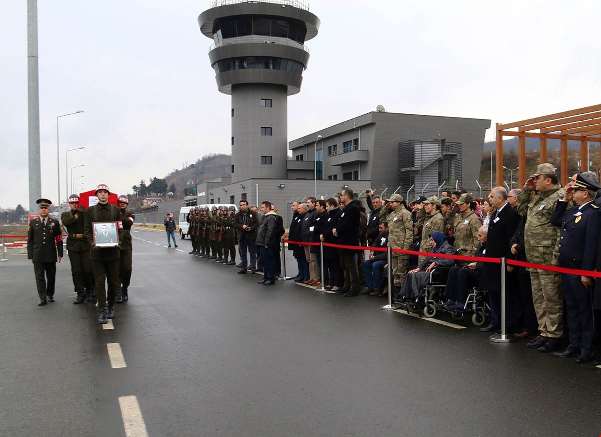 Vali Karahan, Şehit Ailesini Yalnız Bırakmadı
