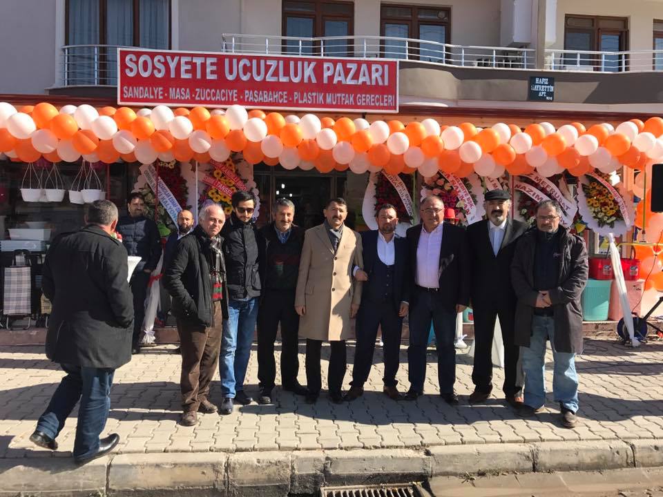 Sosyete Ucuzluk Pazarı Açıldı