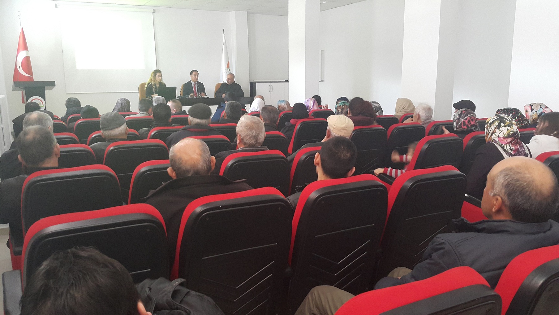 Örtüaltı Sebze Yetiştiriciliği Yapan Üreticilere Eğitim Verildi