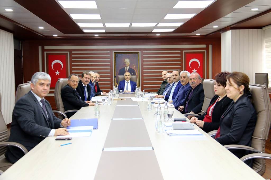 Sayın Valimiz, Siyasi Parti Temsilcileriyle Bir Araya Geldi