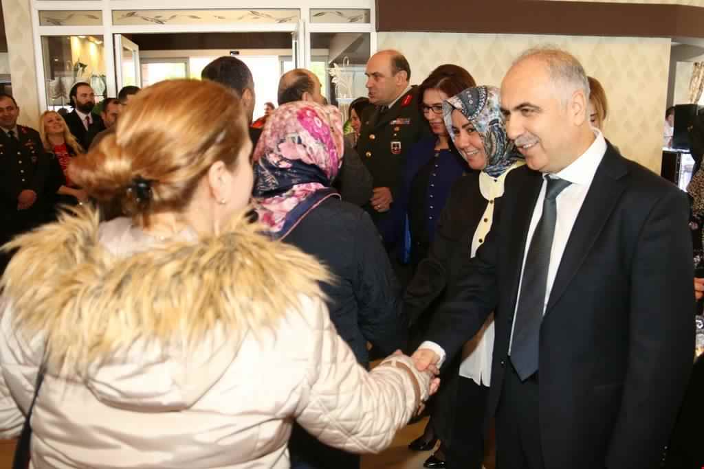 Vali Karahan Şehit Aileleriyle Yemekte Bir Araya Geldi
