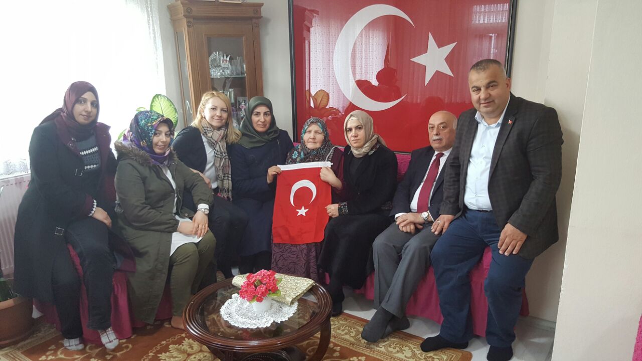 AK Partililerden şehit alilerine ziyaret 