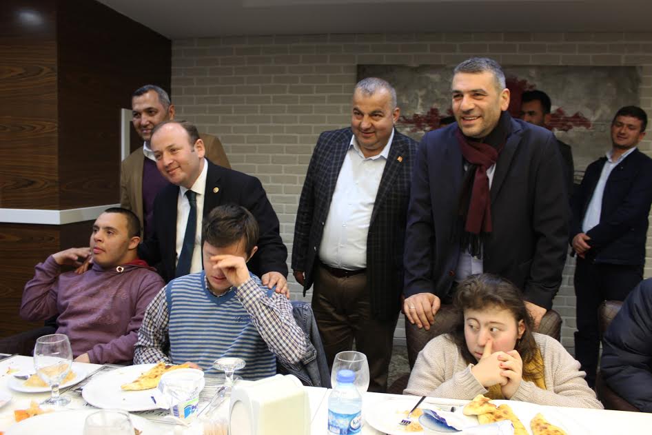 Her Zaman Sizlerin Emrindeyiz
