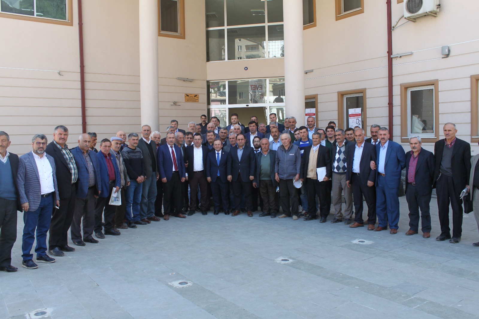 Öztürk, Dereli’de hemşerileriyle bir araya geldi.