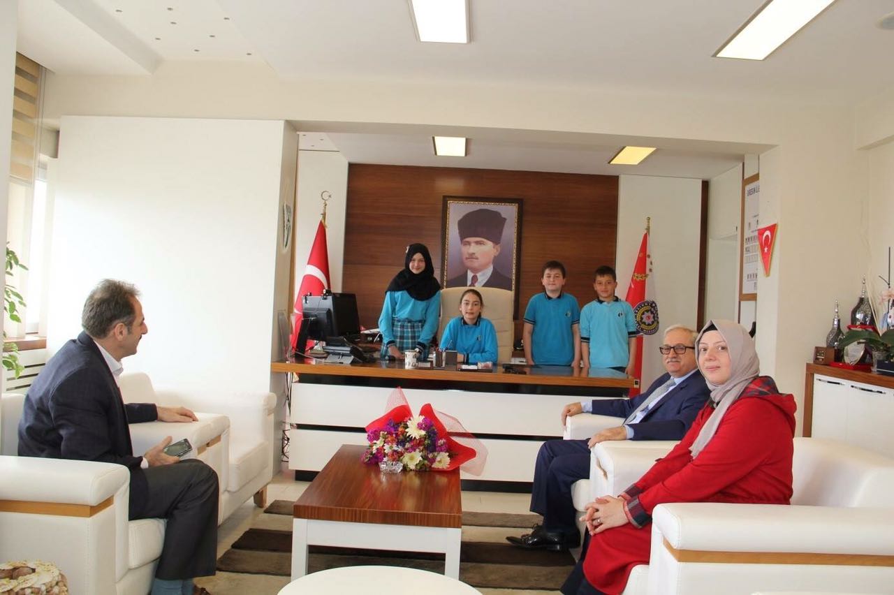 Emniyet Müdürümüz Koltuğu Oral' a Devretti