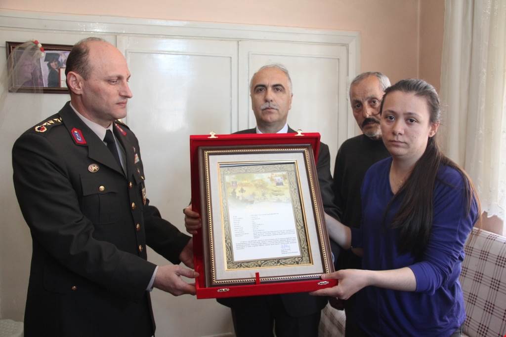 Gabar Şehidi Bingöl’ün Ailesine ''Şahadet Belgesi'' Verildi