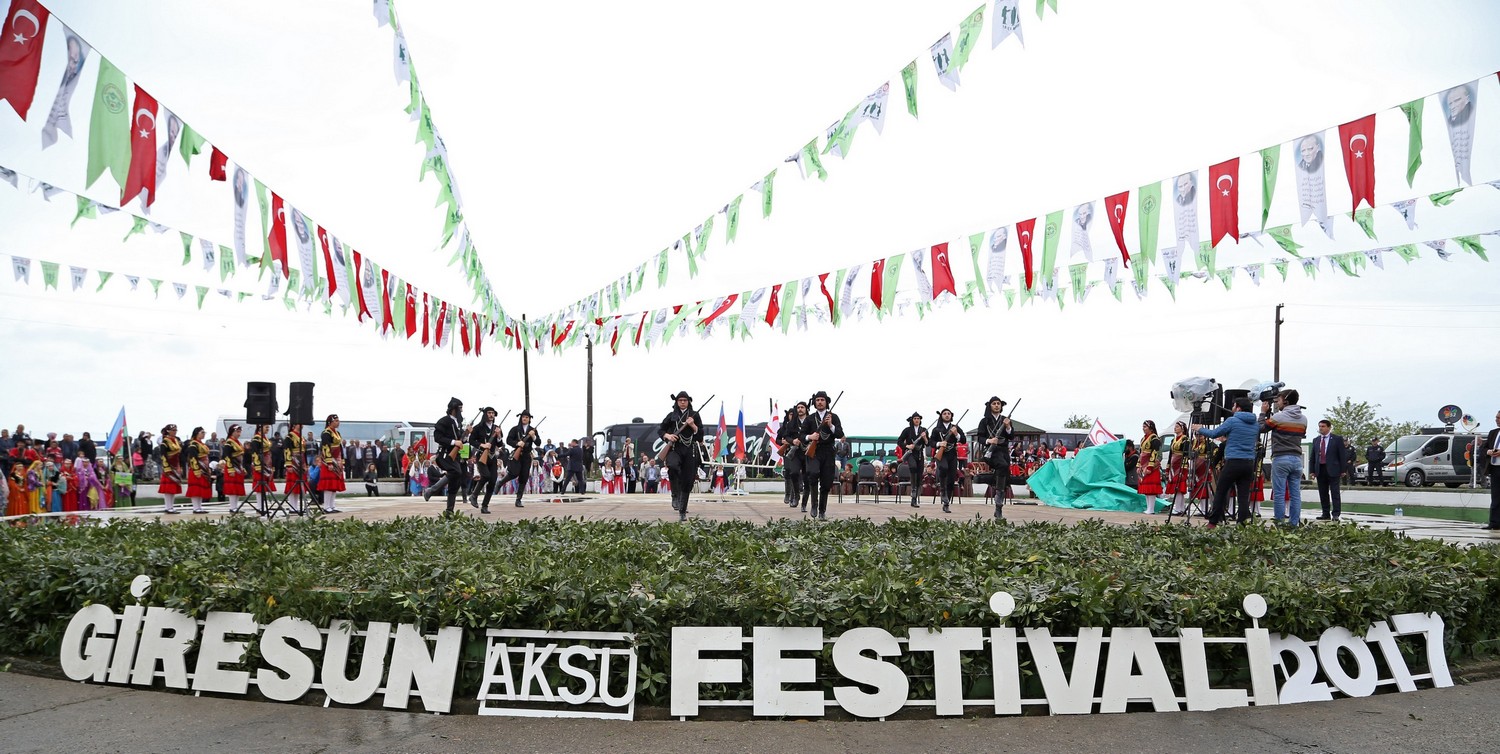 Aksu’dan Dünyaya ''Barış'' Mesajı