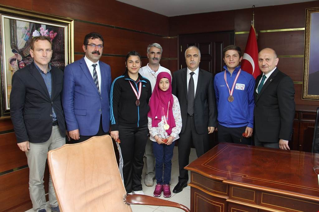 Başarılı Sporculara Ödül