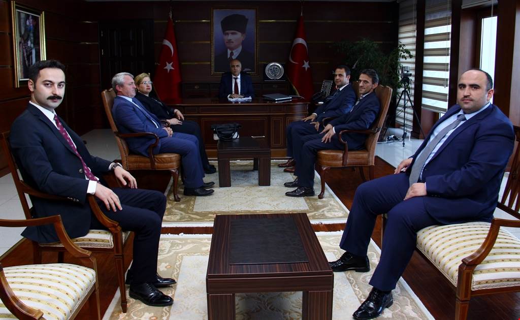 Vali Karahan’a Kaymakamlardan Veda Ziyareti 