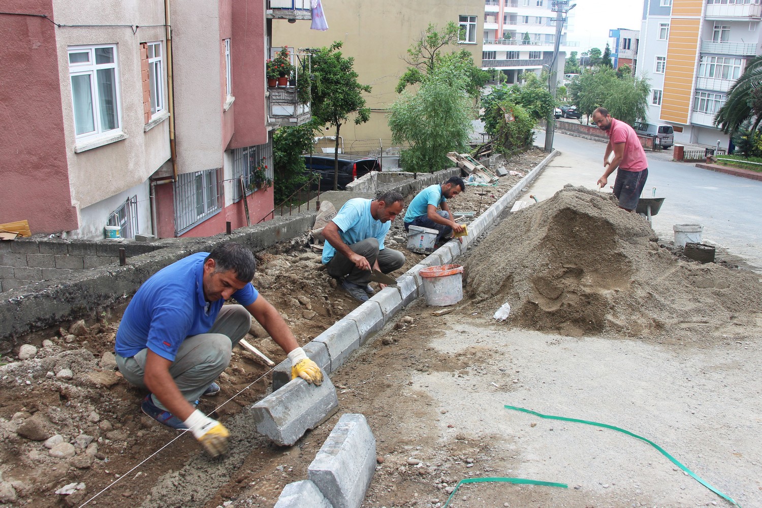 KALDIRIMLAR YENİLENİYOR