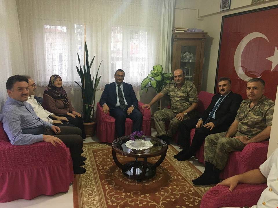 Sayın Valimizden Şehit Ailelerine Ziyaret