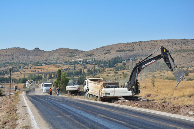 Alucra'da Bölünmüş Yol Çalışması Başladı