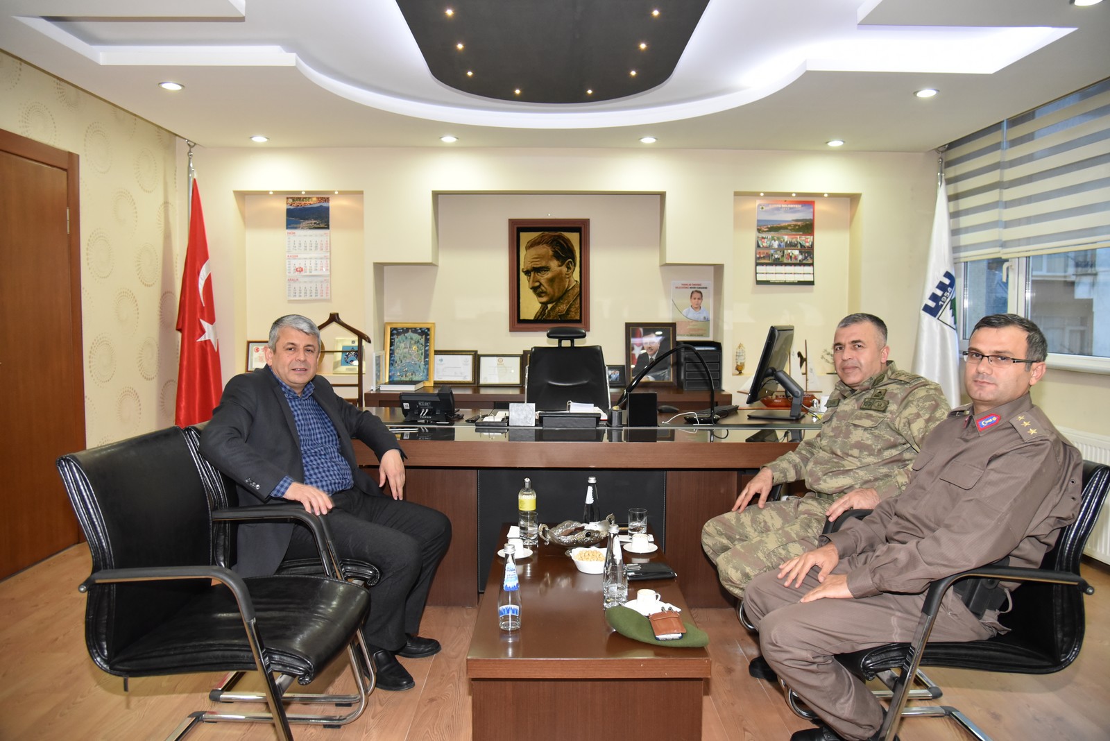  Belediye Başkanı Mustafa Karadere’yi makamında ziyaret
