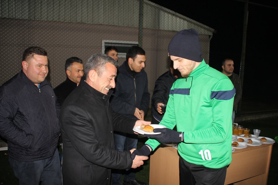 Kaymakam Ve Başkandan Yağlıderespor Antrenmanına Ziyaret 