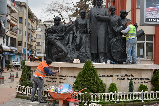 Atatürk Anıtına Bakım