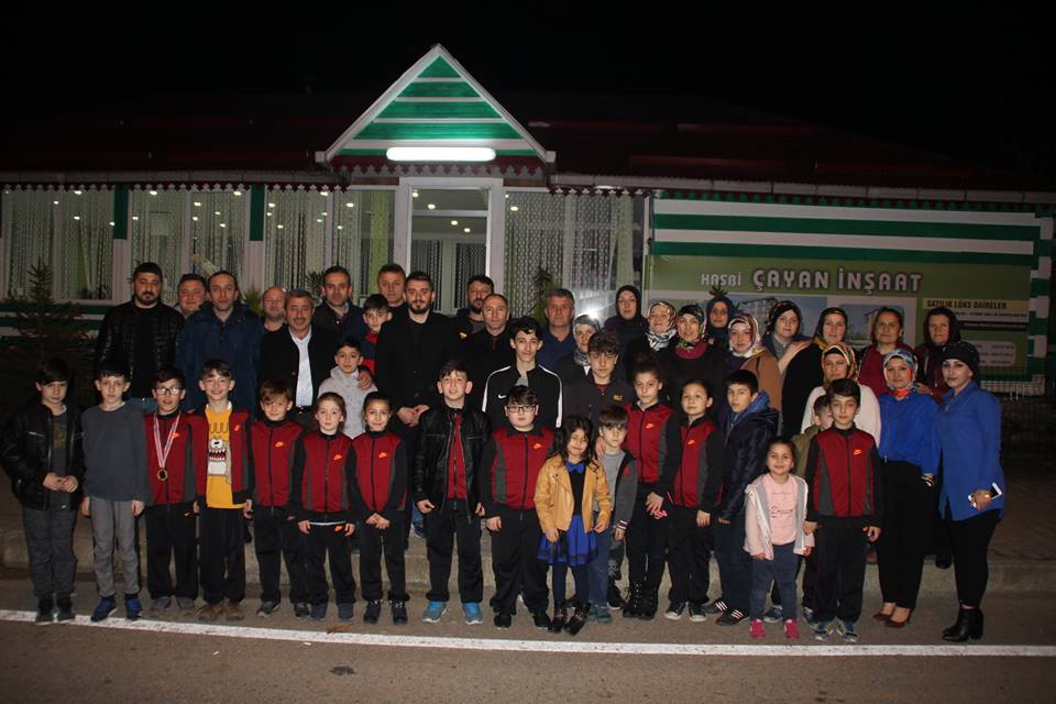 Başkan Kırhasanoğlu Başarılı Sporcuları Altınla Ödüllendirdi