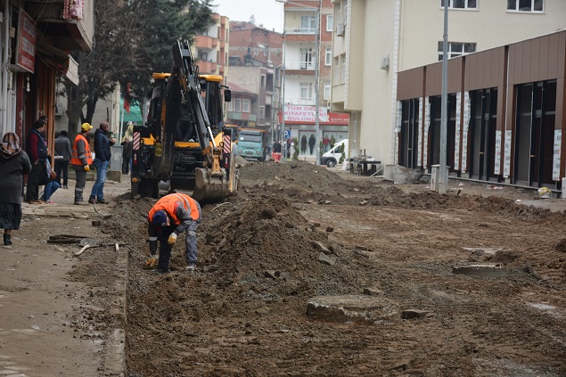 Asfalt çalışmaları Millet Caddesi doğusundan başladı