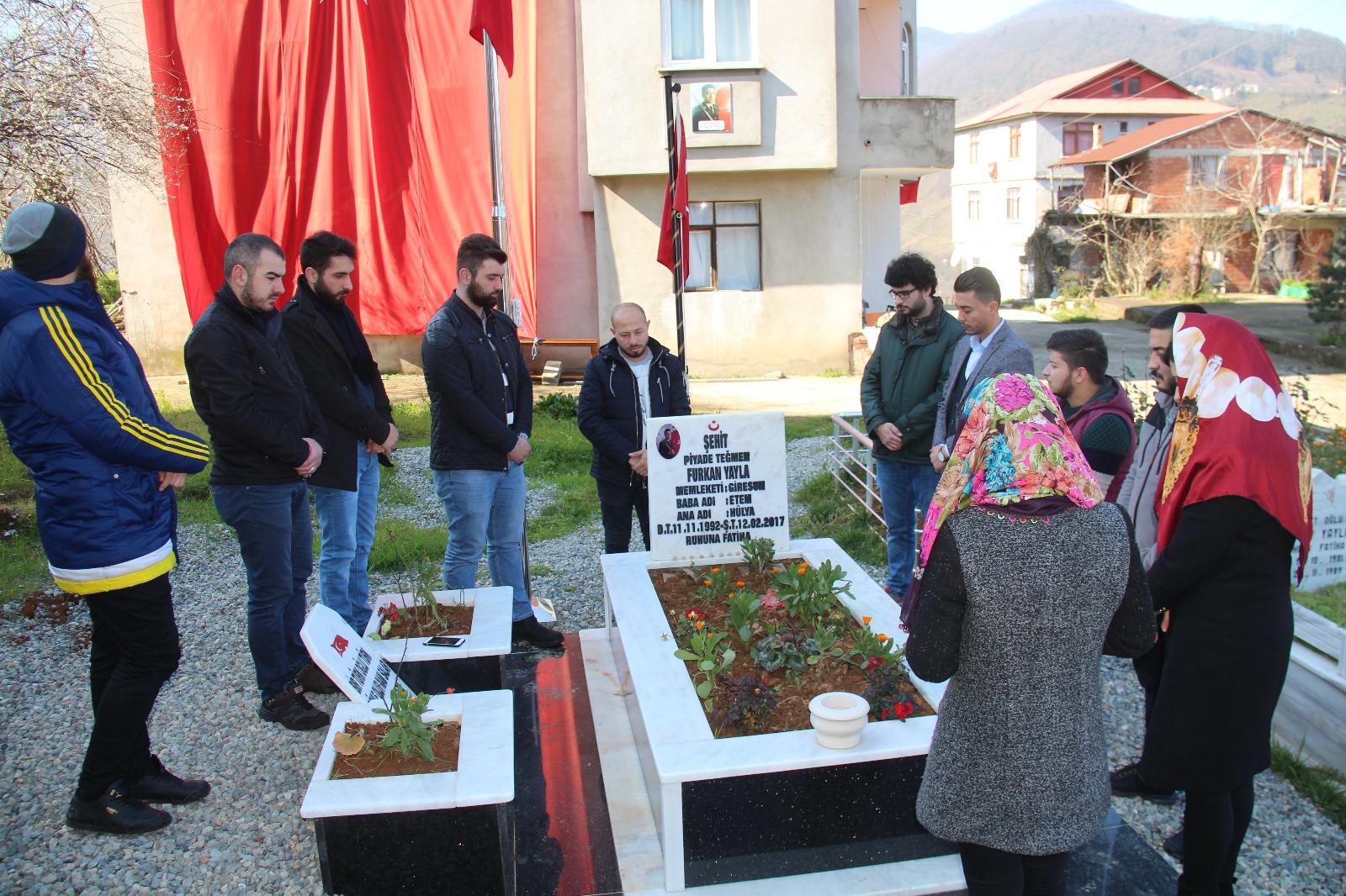  AK PARTİLİ GENÇLERDEN VEFA