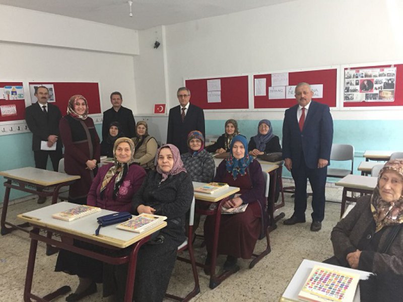 Bulancak'ta okuma-yazma kurslar başladı