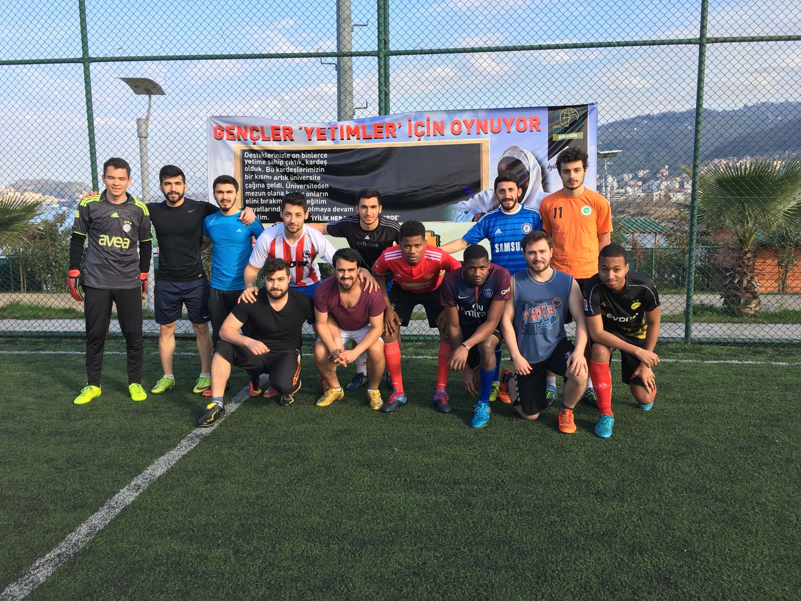 Gençler Yetimler İçin Oynuyor;
