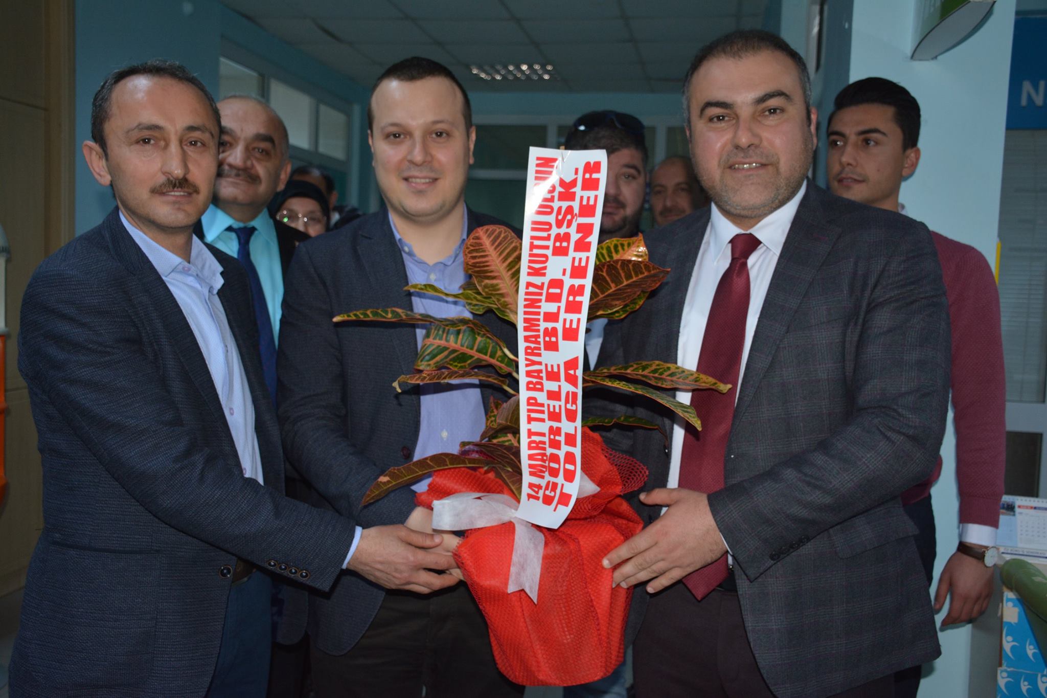 BAŞKANIMIZ DOKTORLARIN TIP BAYRAMINI KUTLADI!