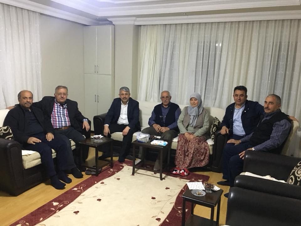 Başkan Karadere, Umreden Dönen Vatandaşlarımızı Ziyaret Etti.