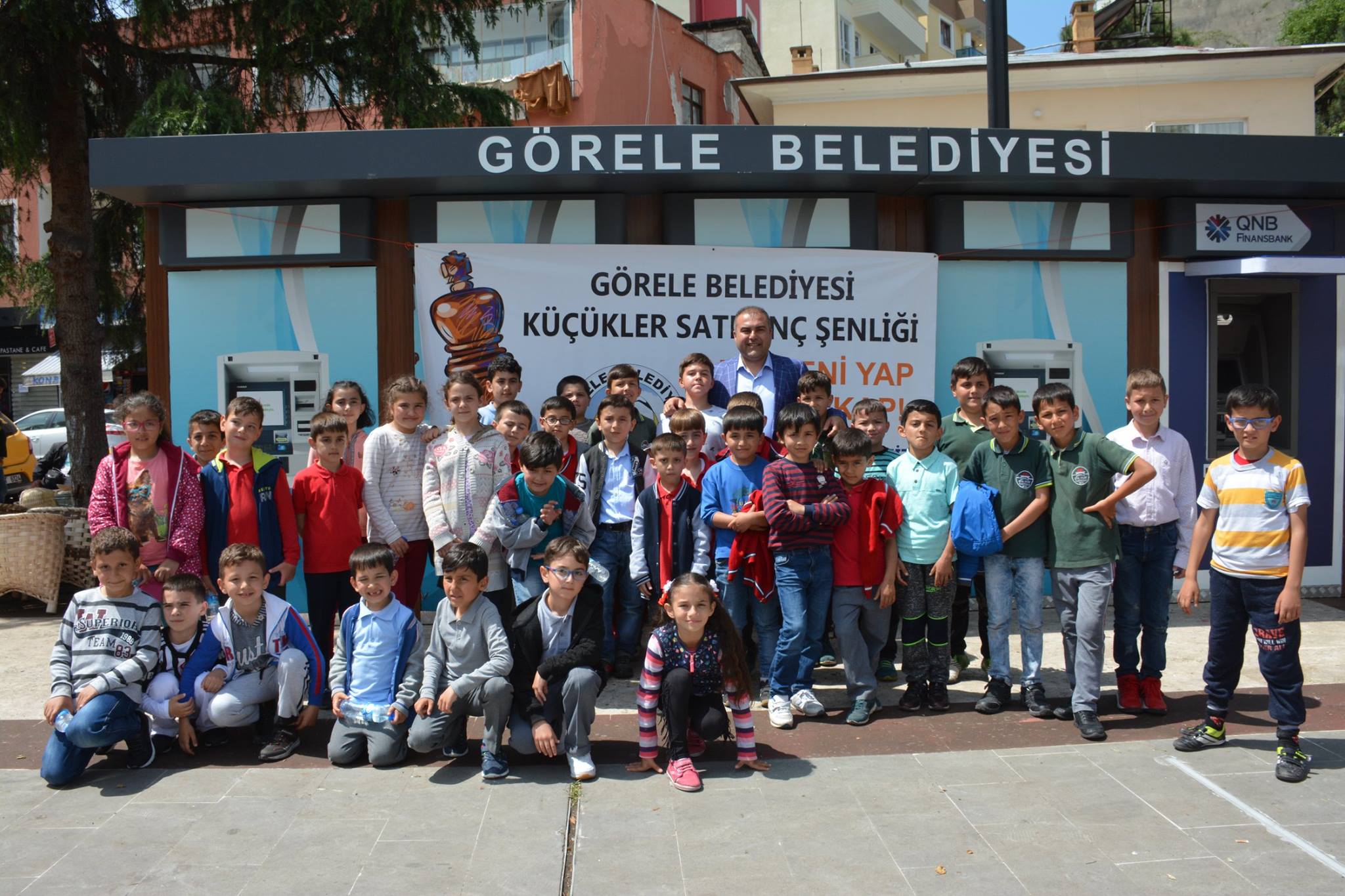 BELEDİYEDEN ÇOCUKLARA SATRANÇ ŞENLİĞİ