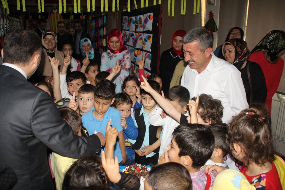  ANASINIFI ÖĞRENCİLERİNDEN YIL SONU SERGİSİ