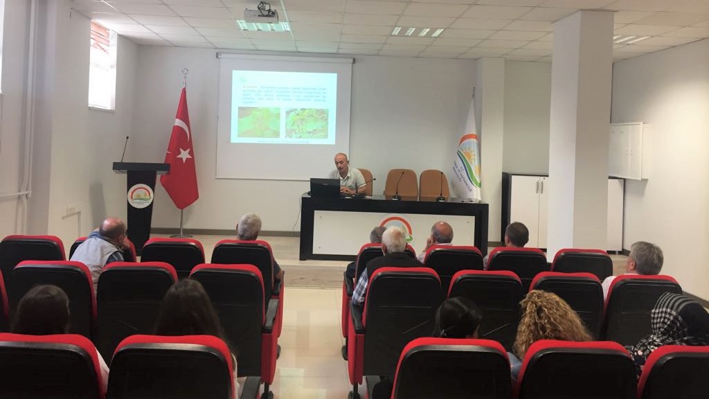 Örtüaltı Sebze Yetiştiriciliği Yapan Üreticilerimize Yönelik Eğitim Toplantısı Yapıldı