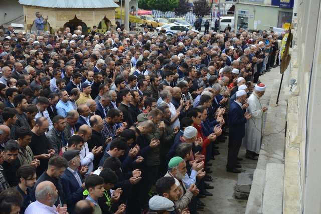 MHP İlçe Başkanı Vehbi Usta Dualarla Defnedildi
