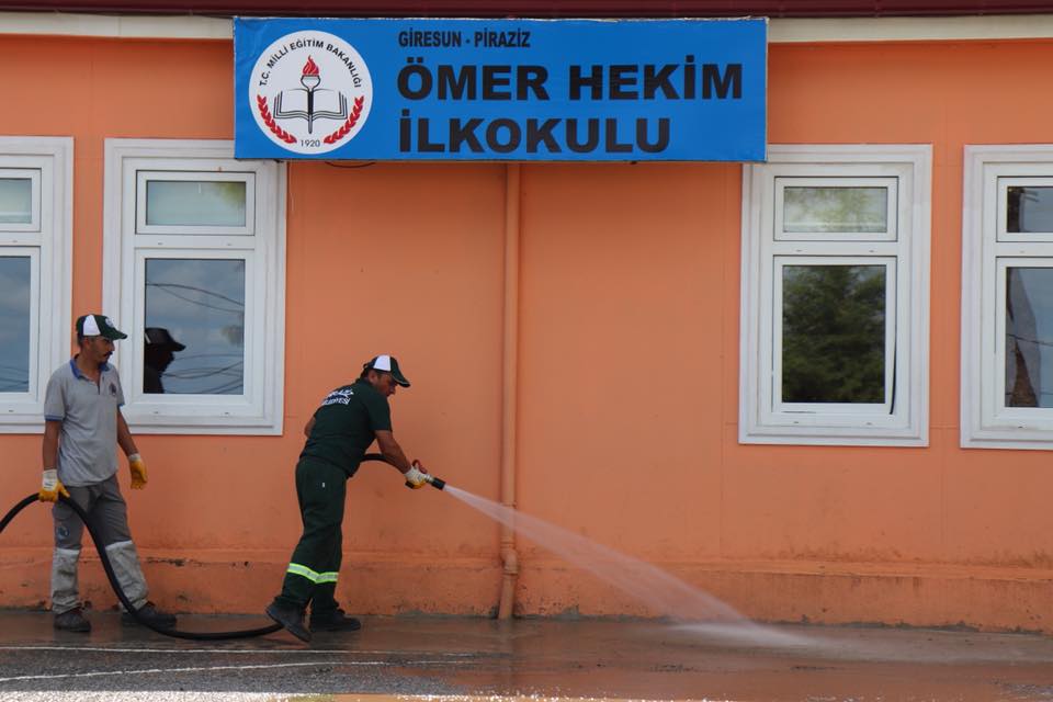 PİRAZİZ'DE OKUL BAHÇELERİ TEMİZLENİYOR