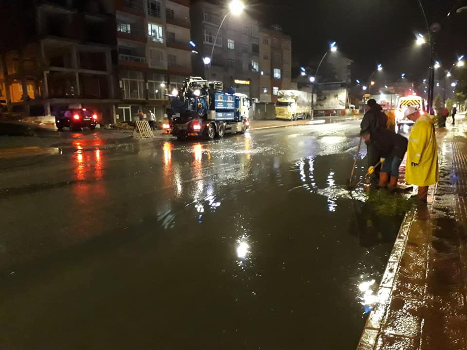 Bulancak yağmura teslim olmadı!
