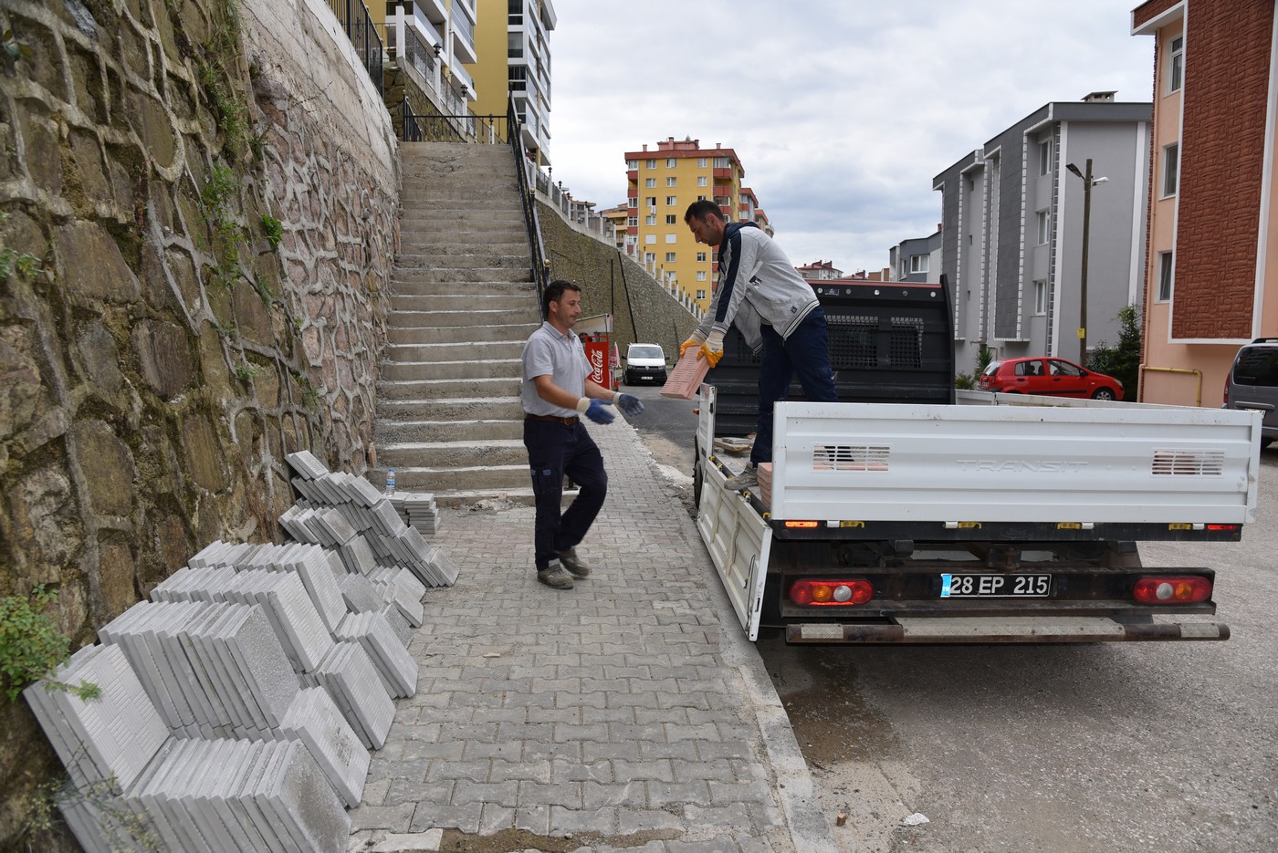 ROMANCI GÜZİDE SOKAK’TA MERDİVEN ÇALIŞMASI