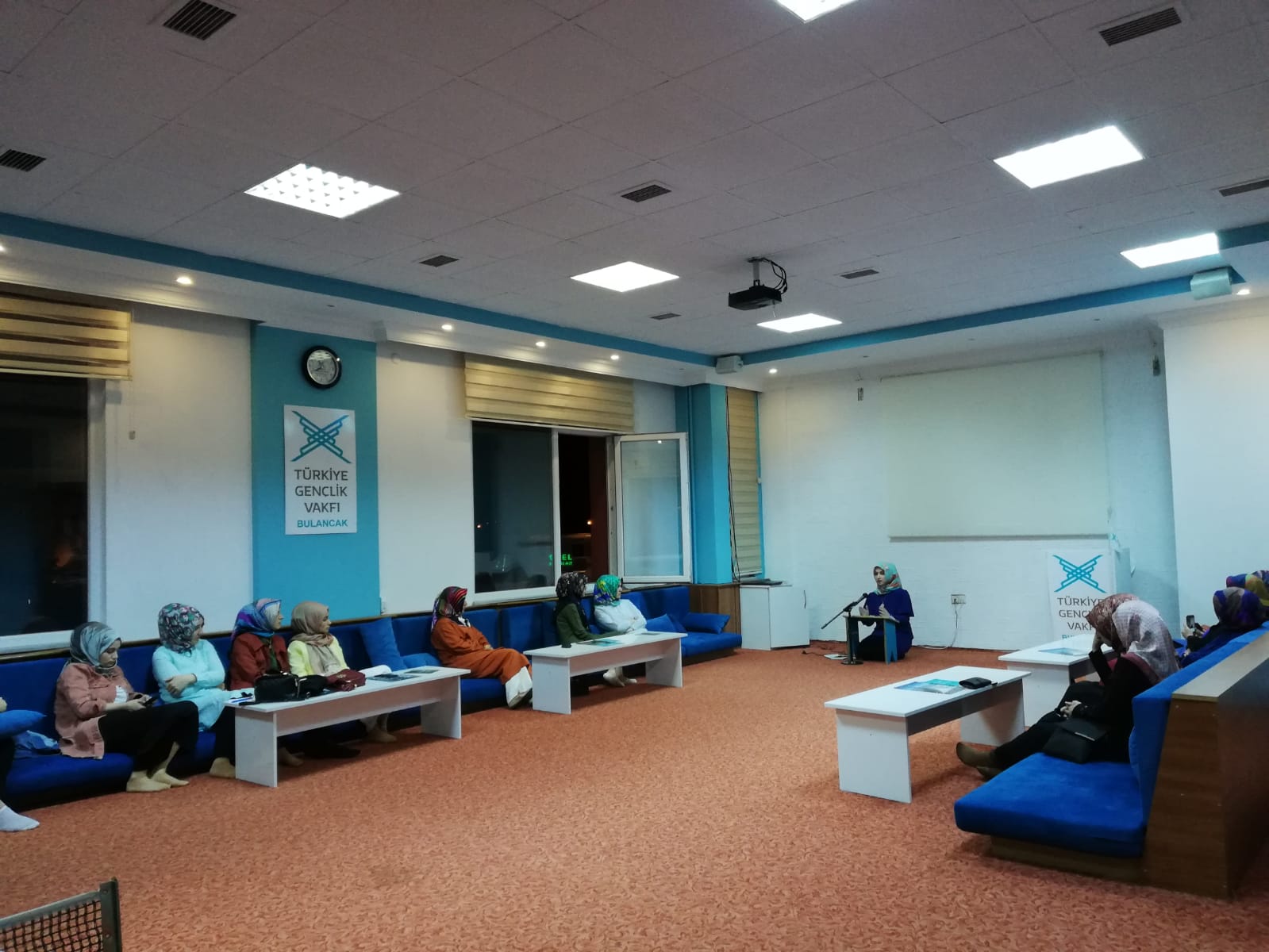 TÜGVA'lı hanımlar İslam’a Bakış Sohbetlerinde buluştu.
