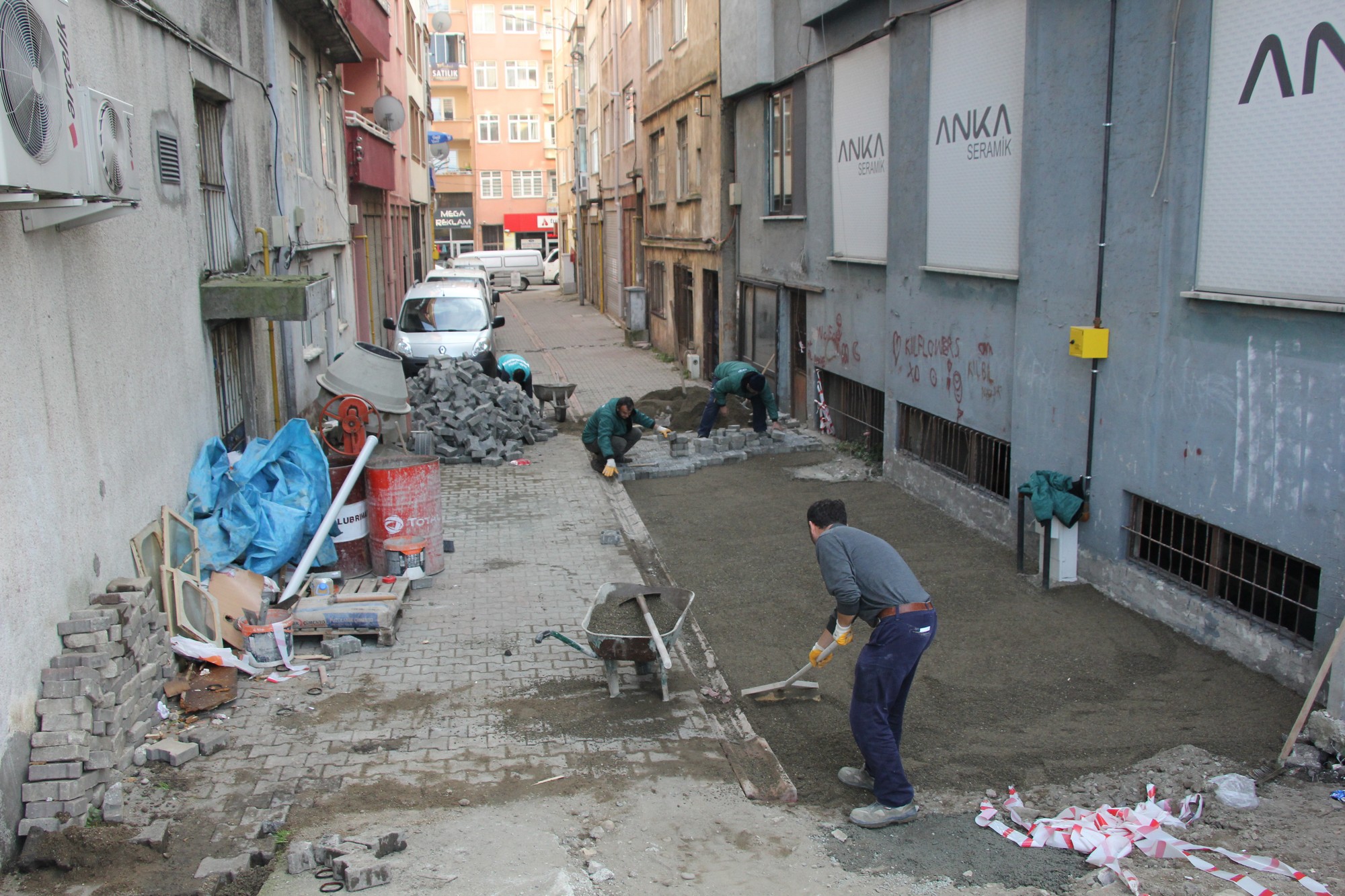MERDİVENLER ONARILIYOR