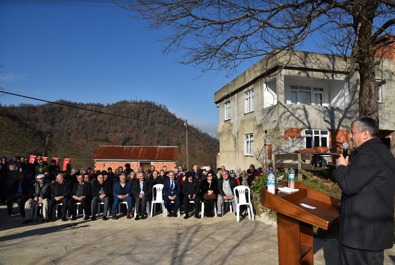 2400 Metre Beton Yol Düzenlenen Açılış Töreniyle Hizmete Açıldı