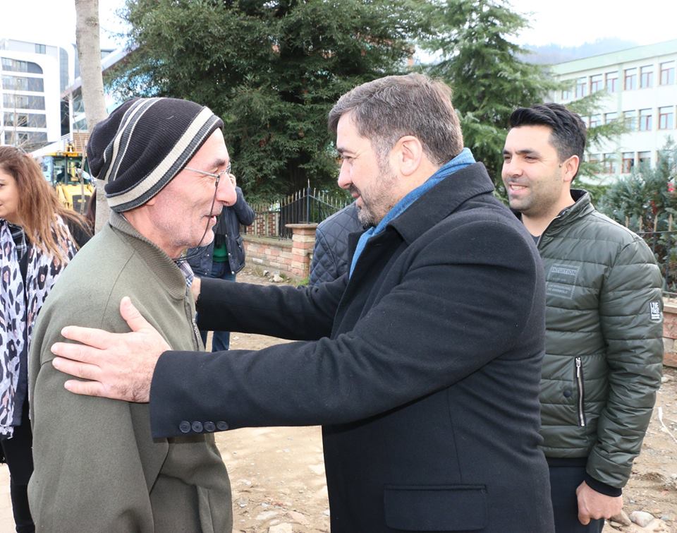 Şenlikoğlu esnaf ve mahalle ziyaretlerine devam ediyor.