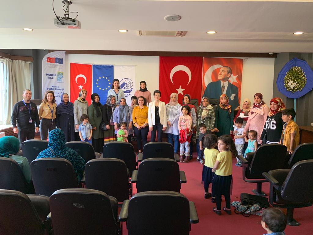 BELEDİYE ÇALIŞMALARI MÜLTECİ AİLELERE ANLATILDI