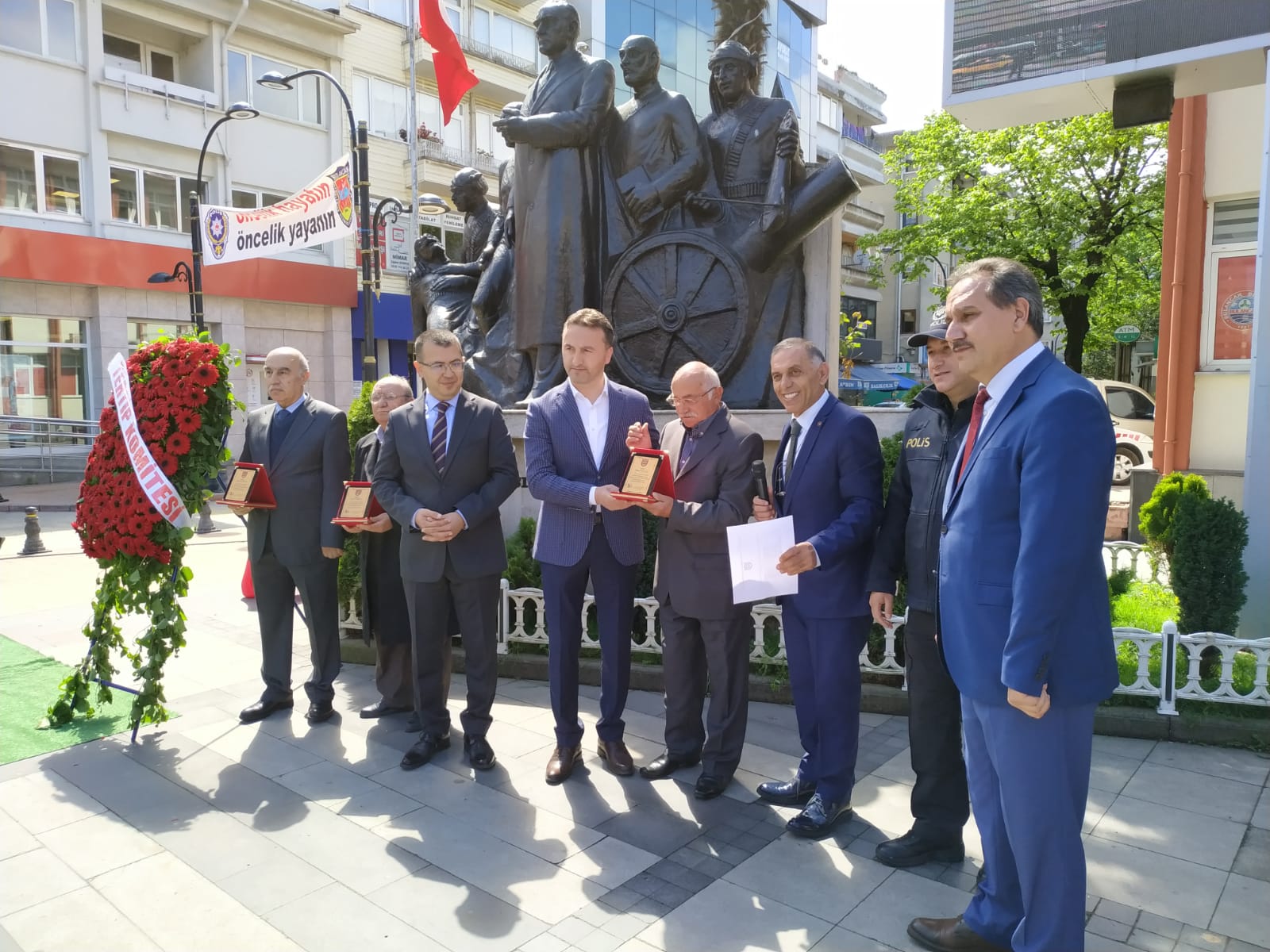 ÖNCELİK HAYATIN ÖNCELİK YAYANIN
